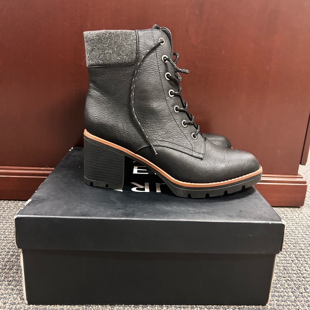 NWT/Box Naturalizer booties  Madalynn 2 size 8